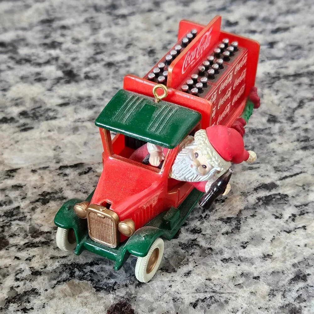 RARE ENESCO COCA COLA COKE BOTTLE SANTA DRIVER TRUCK CHRISMTAS HOLIDAY ORNAMENT